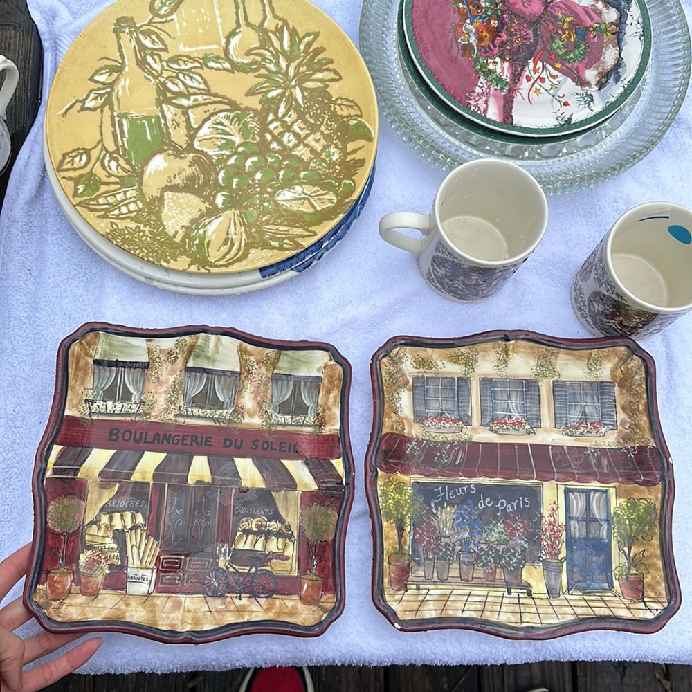 4pcs for $20 in my store ‼️Kate mcratie plate set 2 pieces